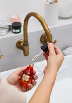 THE BODY SHOP Sieri Ed Essenze | Maschere Viso-Olio Viso Extra Rivitalizzante Oils of Life™