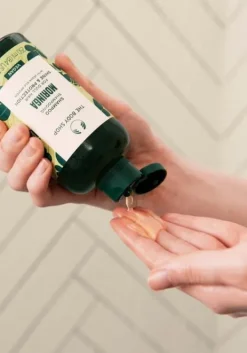 THE BODY SHOP Vedi Tutti Capelli | Shampoo-Shampoo Shine & Protect al Moringa